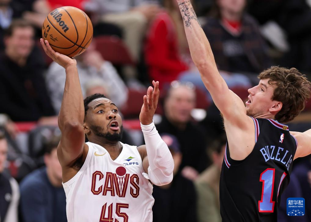 九游体育官网-刚刚！芝加哥公牛关键时刻外线爆发克里夫兰骑士今夜刷新队史纪录，切尔西围绕欧联完成体检
