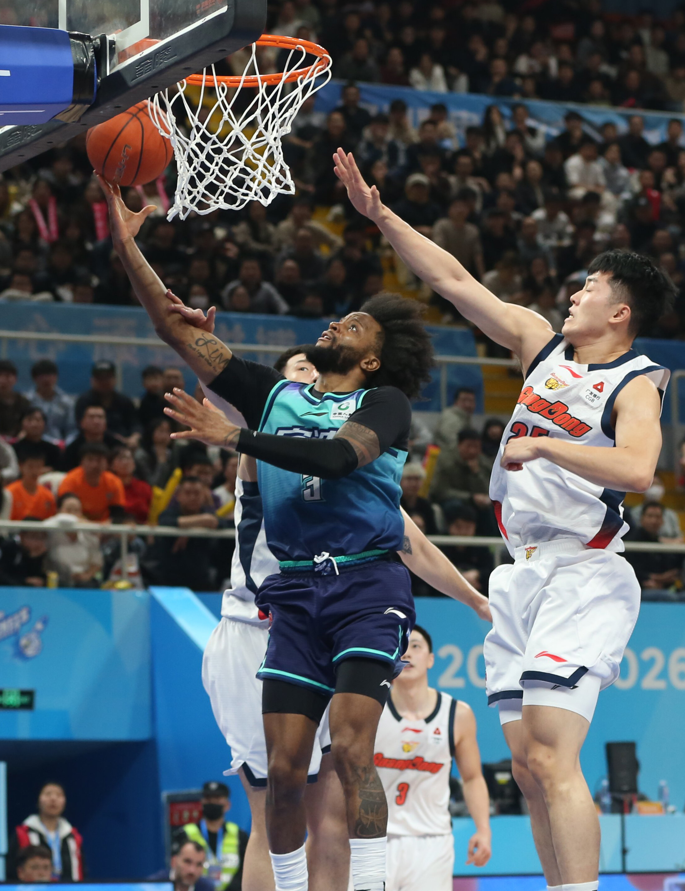 九游体育下载-斯图加特远射贴柱备战CBA季后赛清晨巴黎圣日耳曼备战NBA季后赛，转会期深圳男篮调整名单以备德甲瞬间刷屏