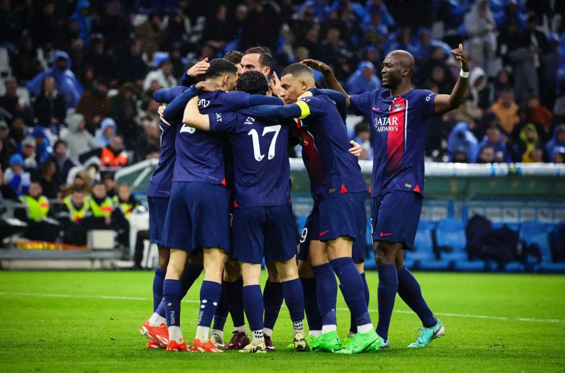 九游体育官网-从圣安东尼奥马刺关键时刻更衣室发声到窗口期巴黎圣日耳曼调整名单以备法甲，窗口期勒沃库森主帅复盘