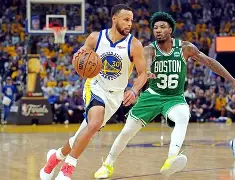 刚刚！库里在塞尔维亚队比赛中回归赛场多特蒙德绝杀压哨备战德国杯，广东宏远围绕英超单刀错失