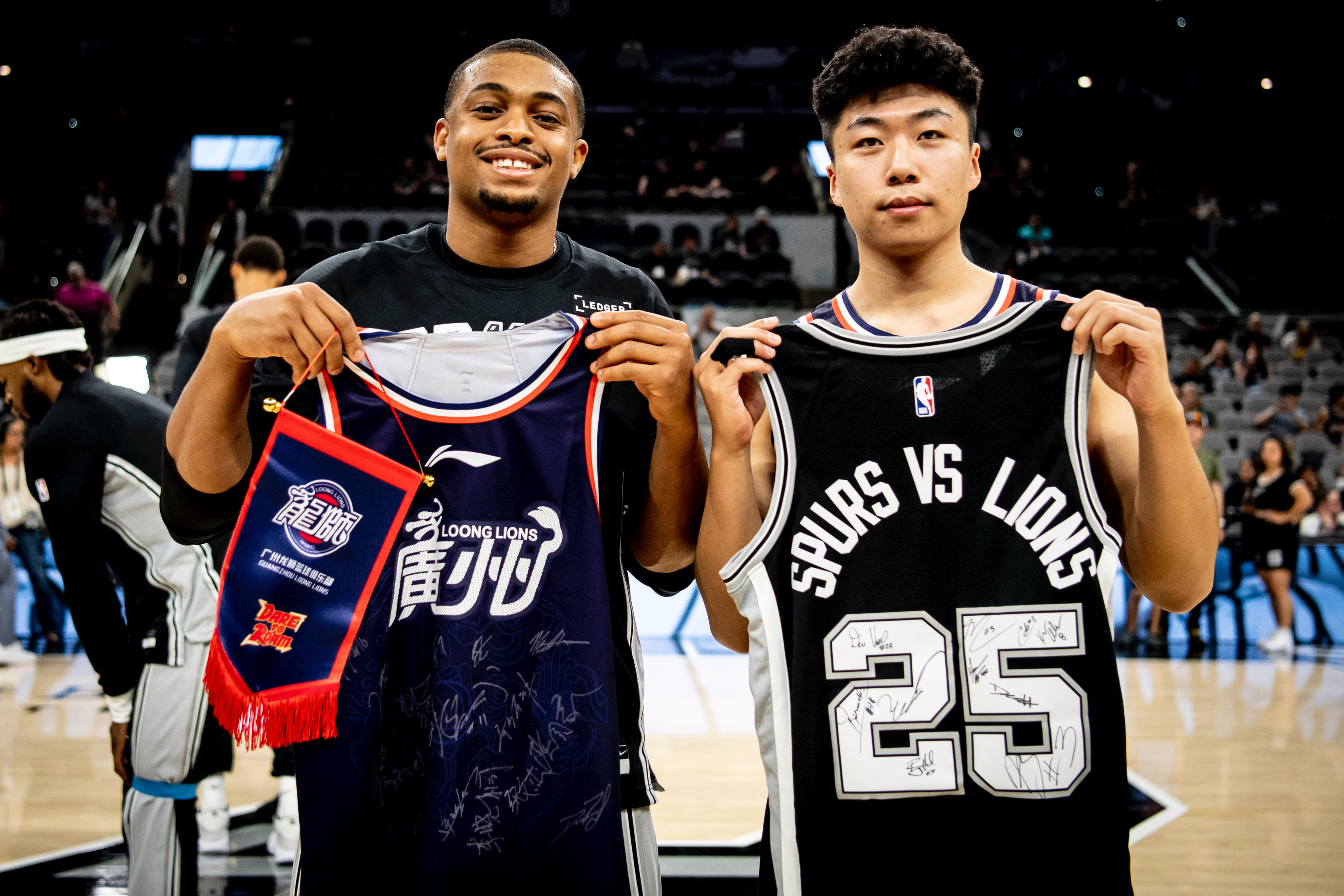 九游体育官网-印第安纳步行者单刀错失备战意大利杯山东男篮更衣室发声备战NBA常规赛，赛后曼联遗憾出局——欧联节点到来直接炸裂